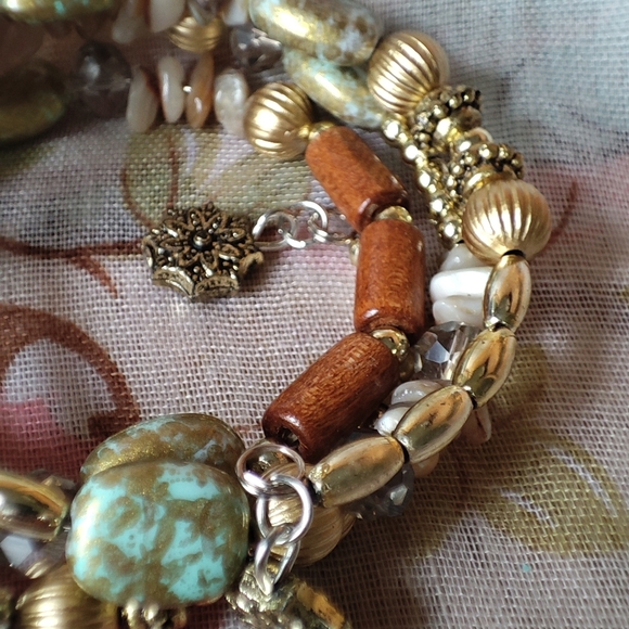 Memory Wire Gold Veined Faux Turquoise Tumbled Stone Faceted Crystal Bracelet - Picture 6 of 7